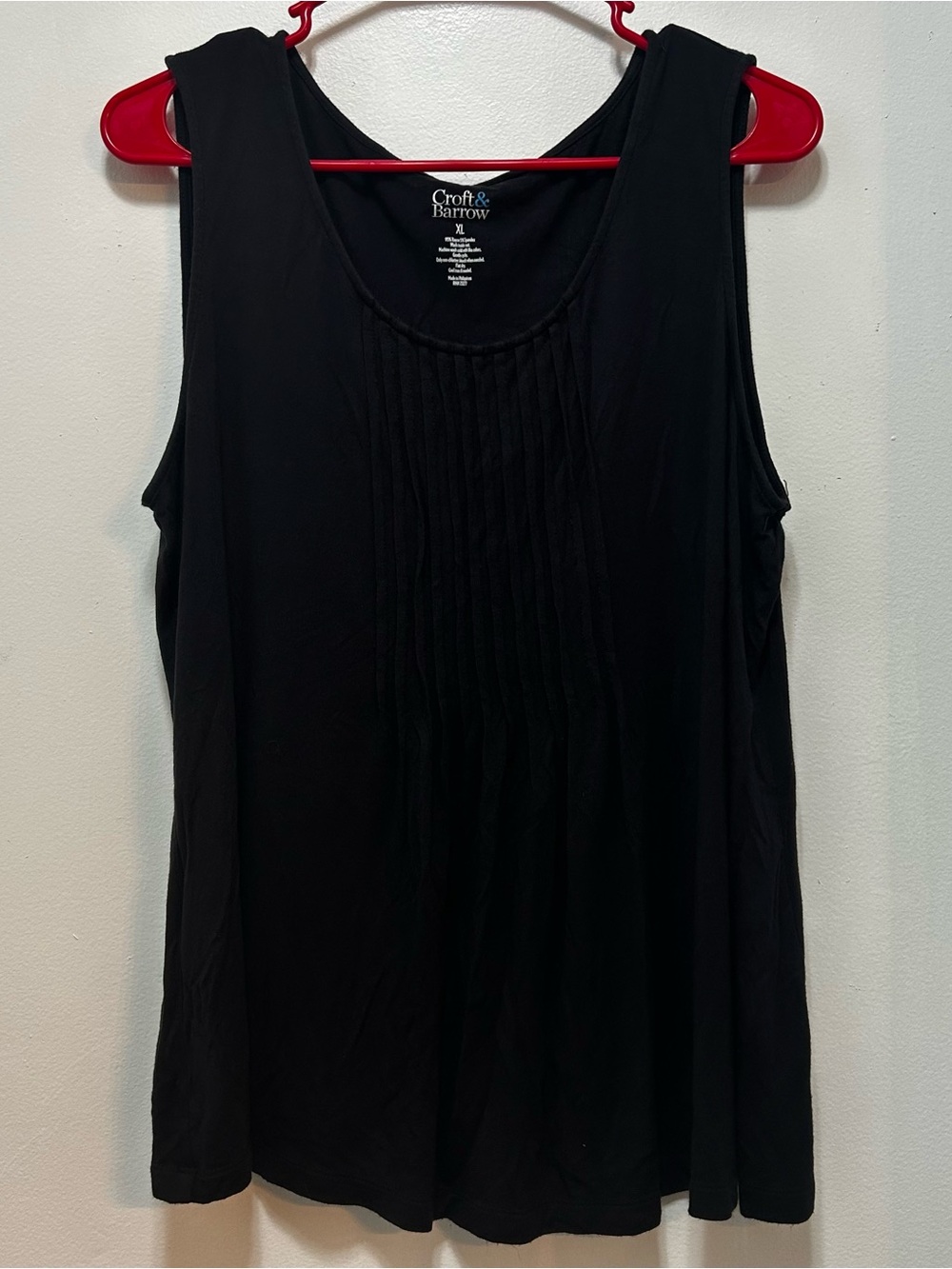 croft & barrow Black Sleeveless Pintuck Front Tank Top